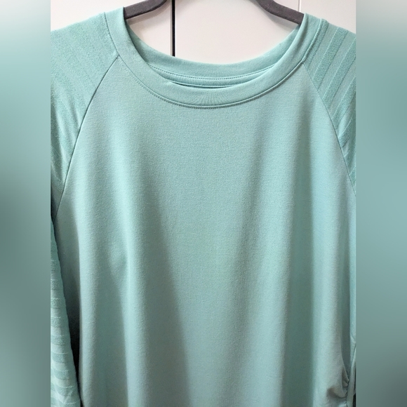 MATERNITY, A:GLOW, Tunic Sweatshirt, Mint, Size Large. - Picture 3 of 9